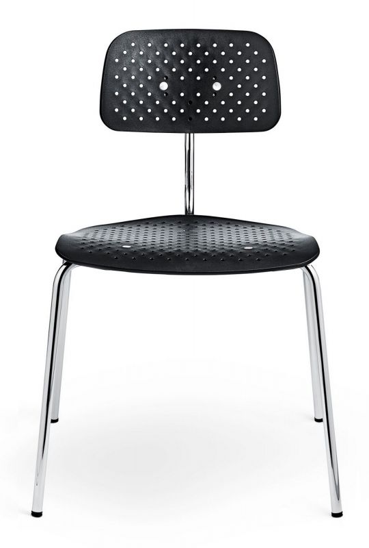 Kevi Air Stuhl 2060 in Schwarz mit Lochmuster und Chromgestell, Frontansicht.